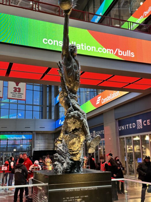 Chicago Bulls - Standbeeld Jordan